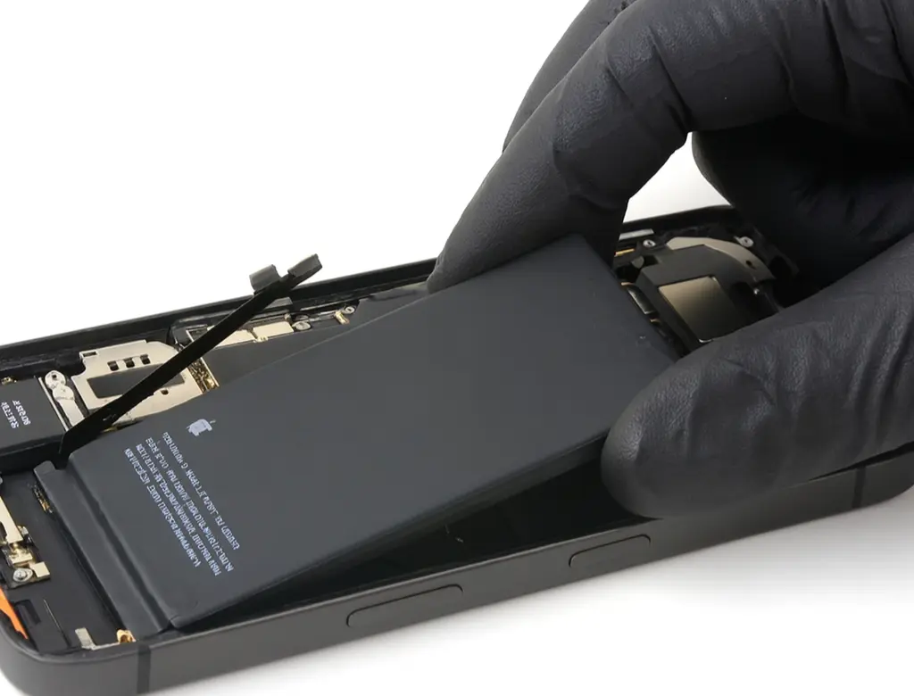 Înlocuire baterie telefon cu calibrare – service GSM Zalău